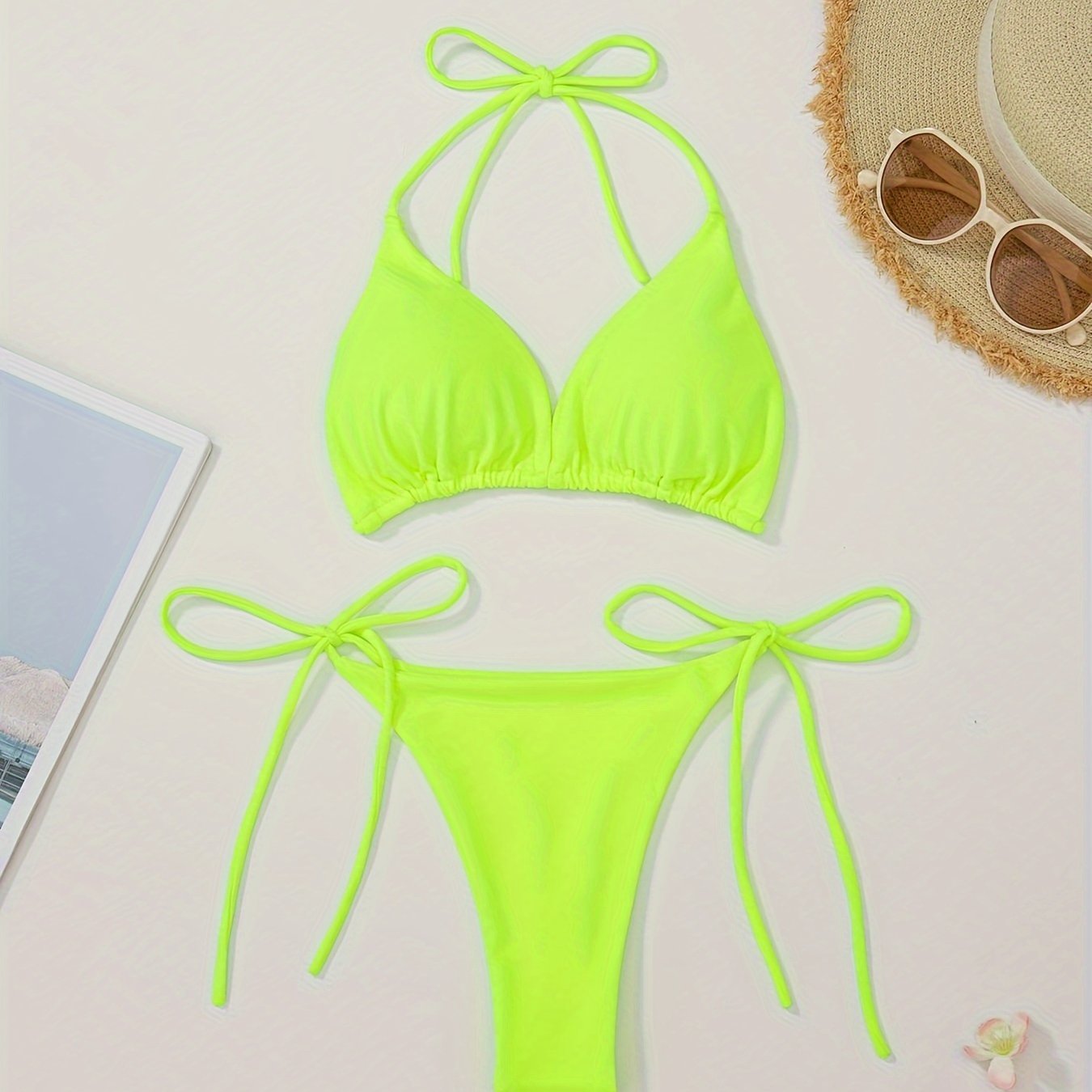 Halteris bikini su V formos kelnaitėmis