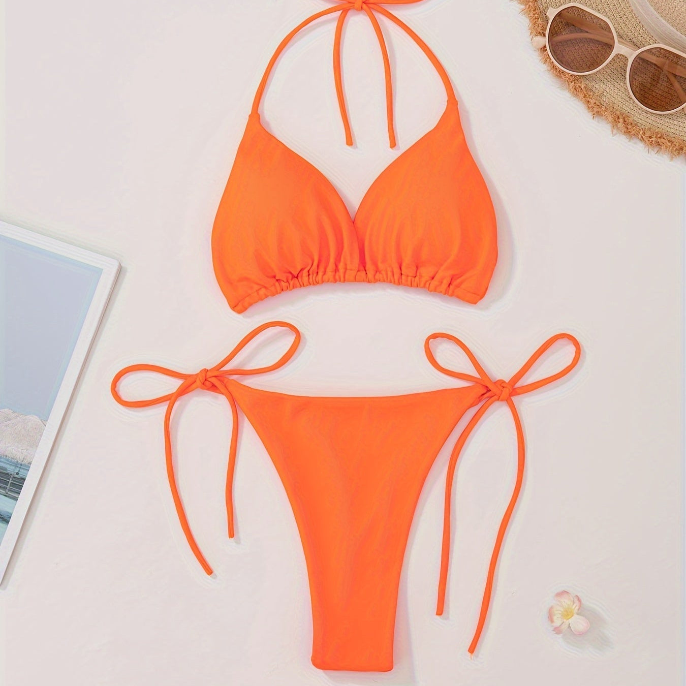 Halteris bikini su V formos kelnaitėmis